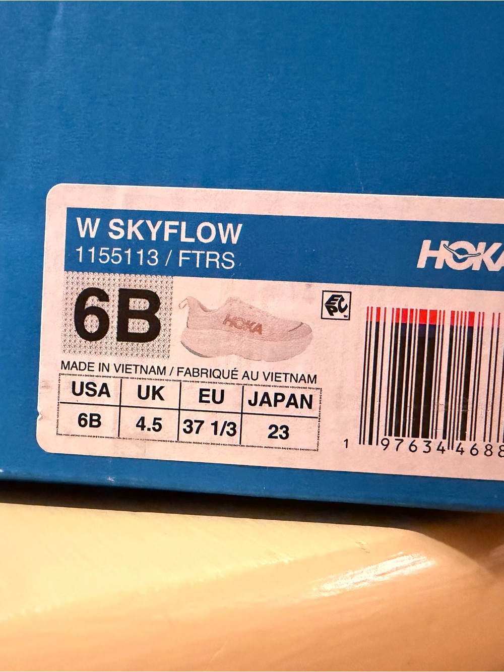 NWT Women’s Hoka Skyflow in Frost/Rose Gold Running Shoes - Picture 14 of 14